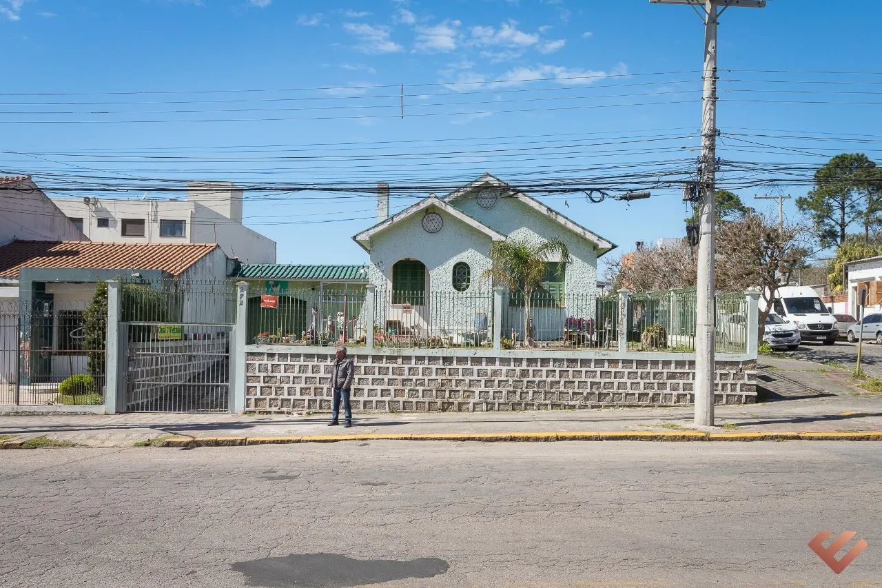 Casa Térrea na Avenida Domingos de Almeida - Foto 2