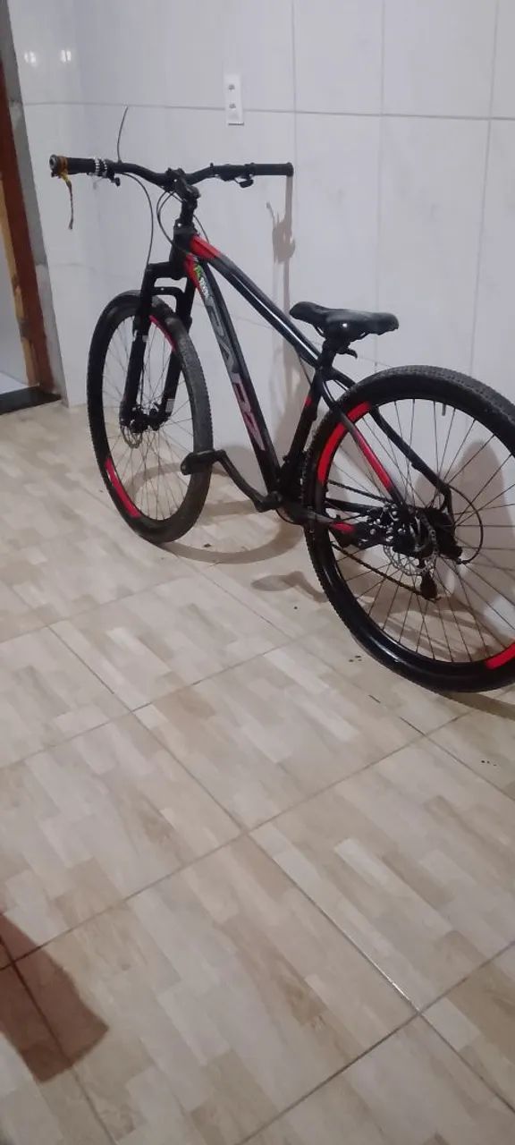 Bicicleta rad7 concept, com apenas algum problemas de marcha
