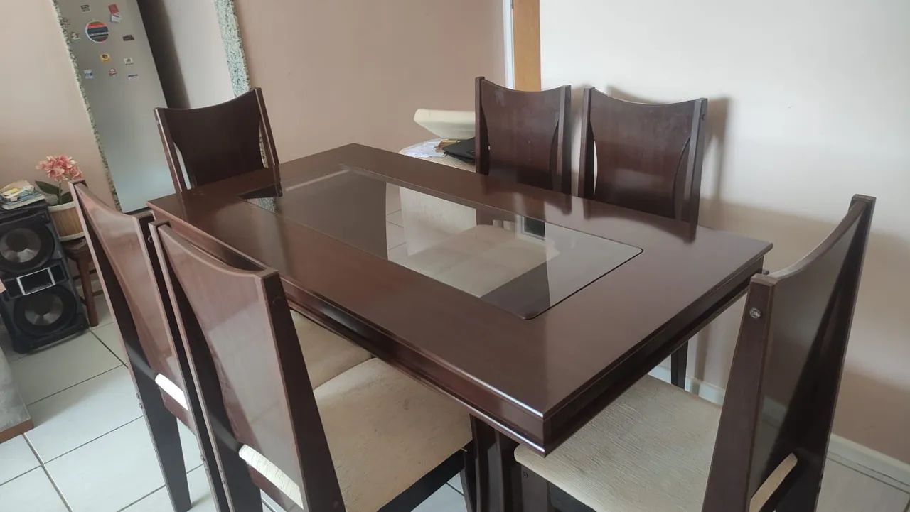 sala de jantar: mesa com vidro central e 6 cadeiras - Foto 4