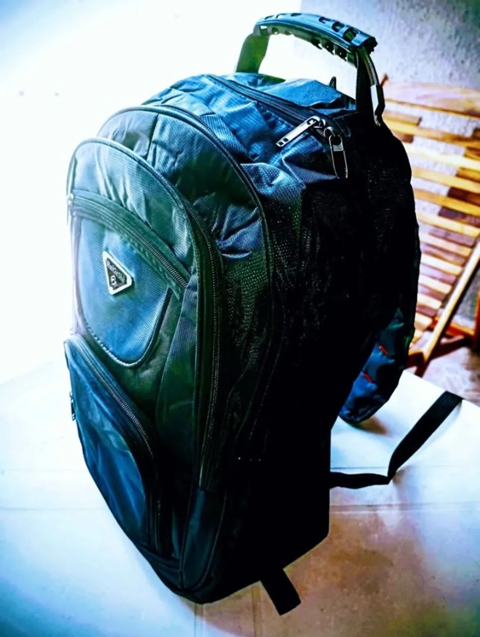 Mochila Impermeável Reforçada com Cabo de Aço na Alça + Compartimento para Notbook - Foto 3