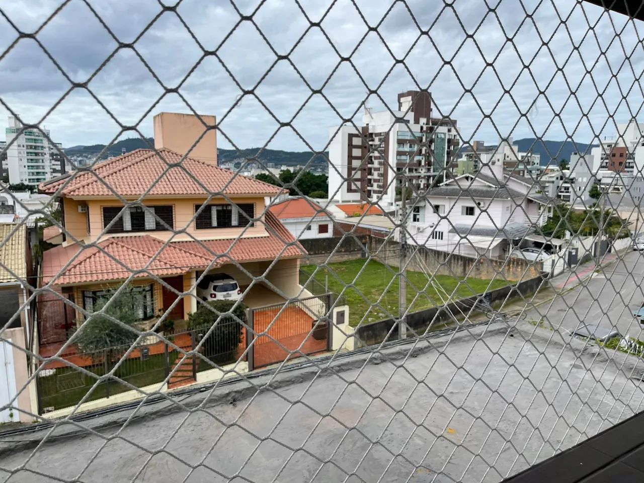 Alugo kitnet em coqueiros 