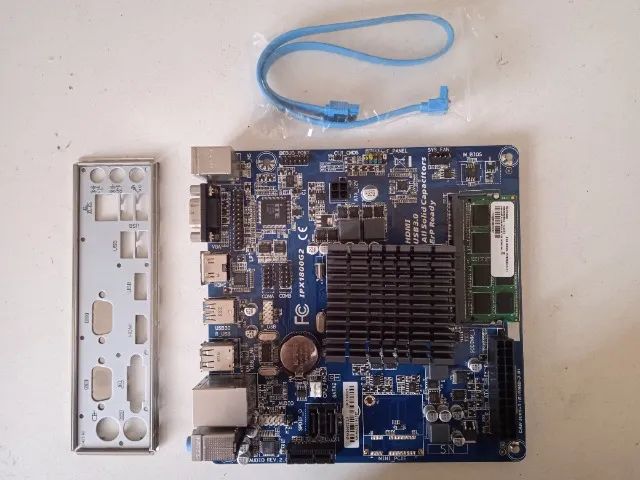 Placa Mãe PCWARE IPX1800G2, 4Gb de memória e cabo Sata! Perfeito!