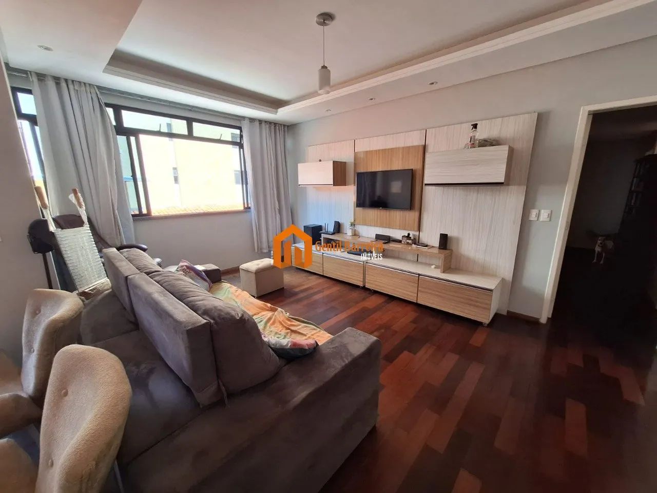 Um clássico que nunca sai de moda: 166m² com piso de madeira e muita personalidade - Foto 4