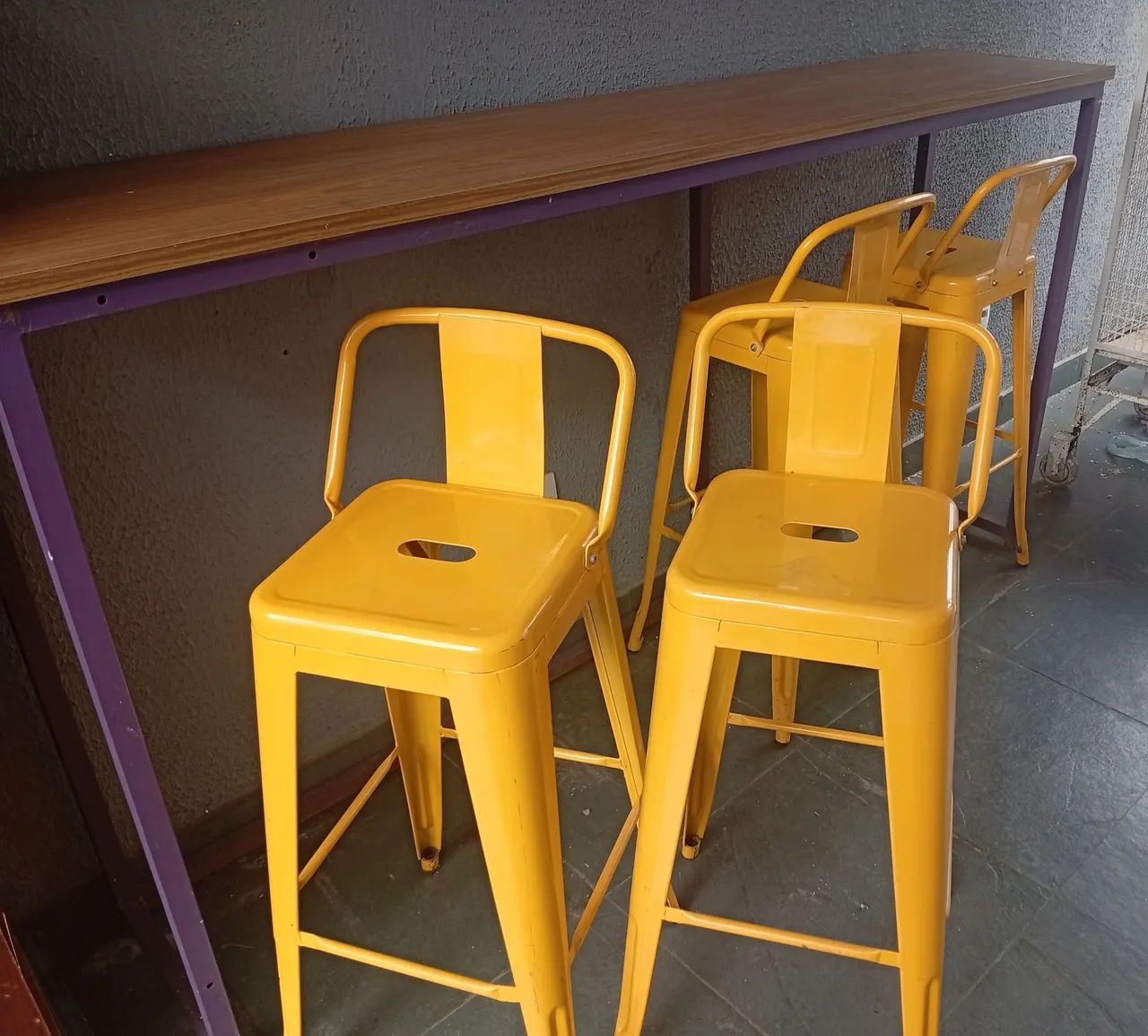 Conjunto bancada com 4 cadeiras lindíssimas 