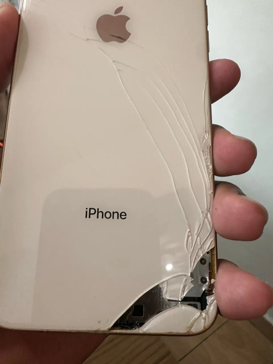 iPhone 8 Plus 64GB Dourado - Funcionando Tudo/Usado no dia a dia - Foto 3