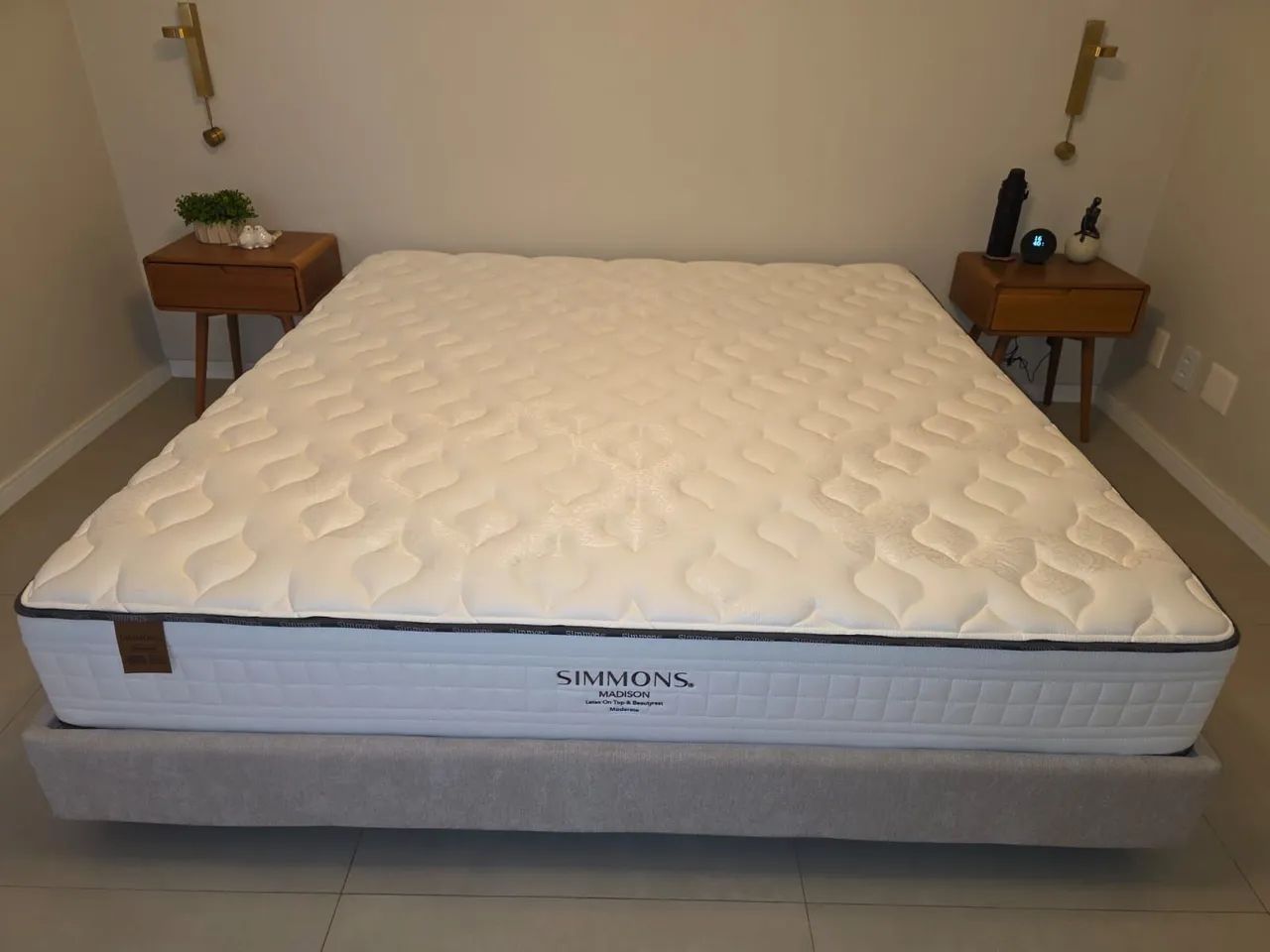 Colchão Simmons com cama King