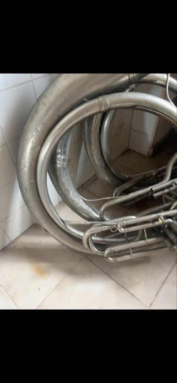 Sousafone sucata 