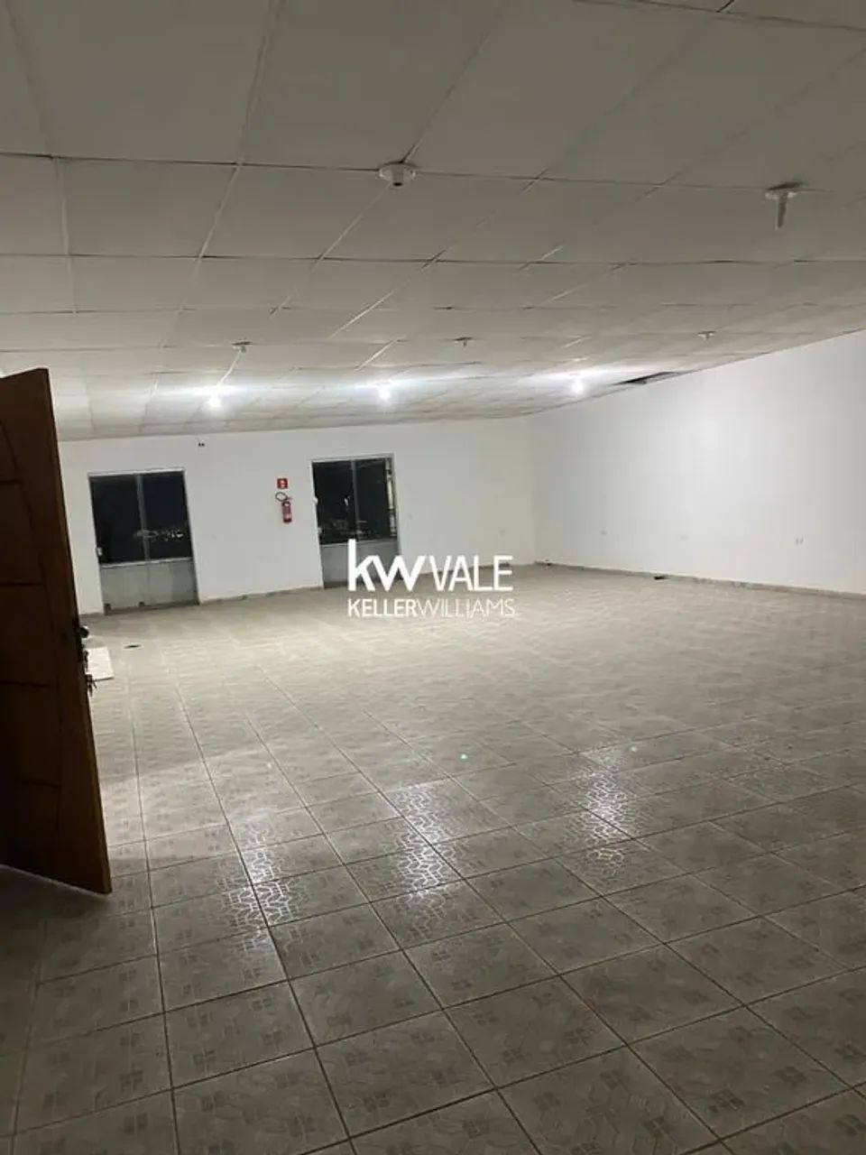 Salão Comercial Sobreloja no Bosque dos Ipês