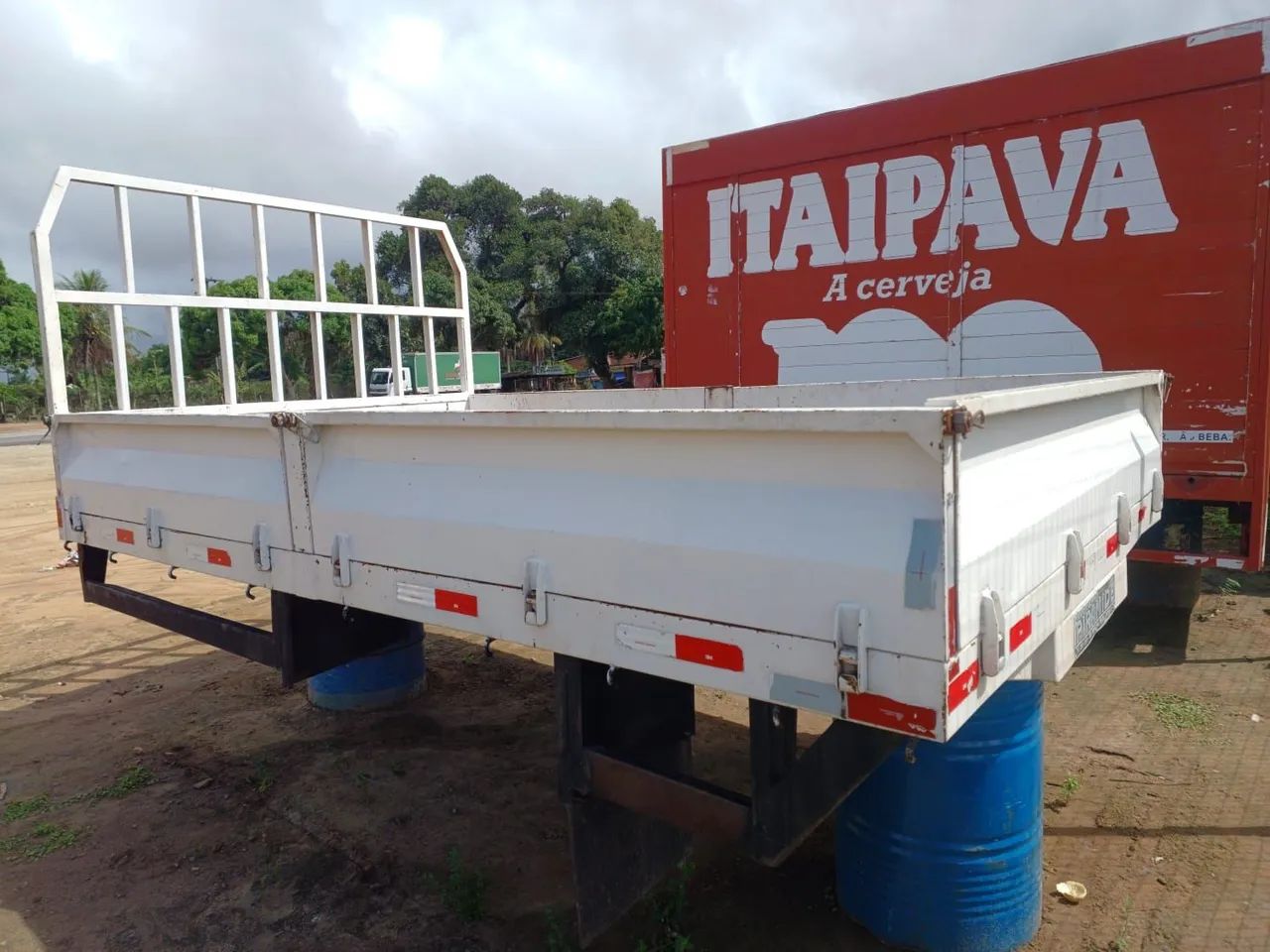 Carroceria de Ferro semi nova 3.70 metros - Foto 4