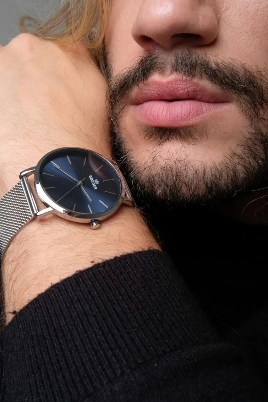 RELÓGIO MASCULINO COM VISOR AZUL - UM ANO DE GARANTIA - Foto 2