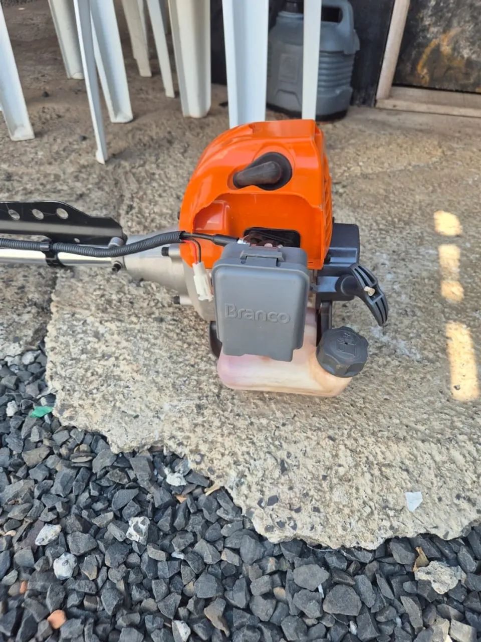 Vende-se Roçadeira Sthil - Foto 3