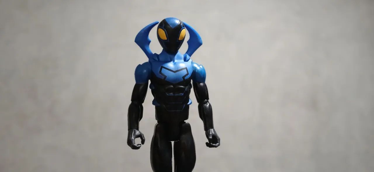 Boneco Besouro Azul 30cm 