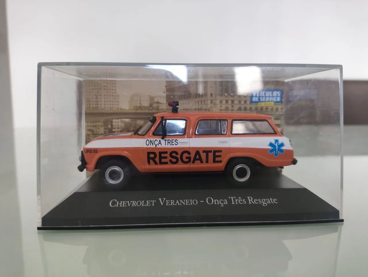 Miniatura Chevrolet Veraneio - Onça Três Resgate 1/43 - Foto 4