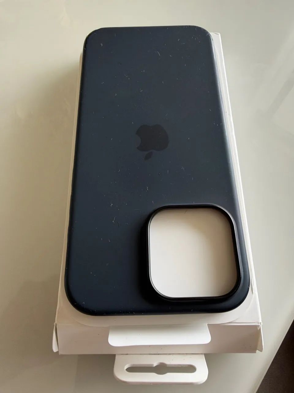 Capa Apple de Silicone com MagSafe - iPhone 16 Pro Max | Preta - Foto 2