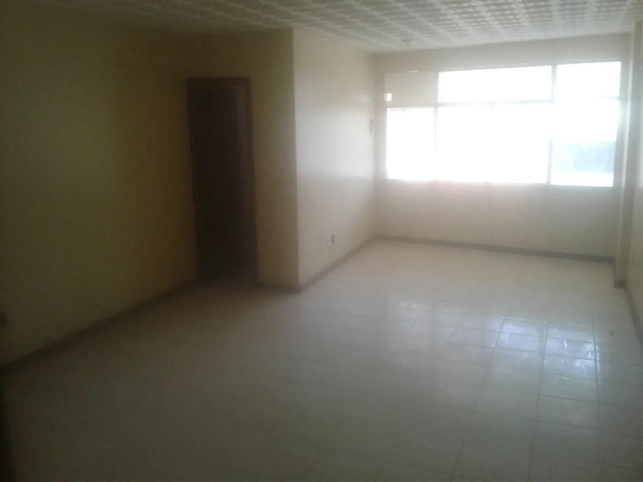 Vendo sala comercial no Ed. Tiradentes- Reduto - Foto 2
