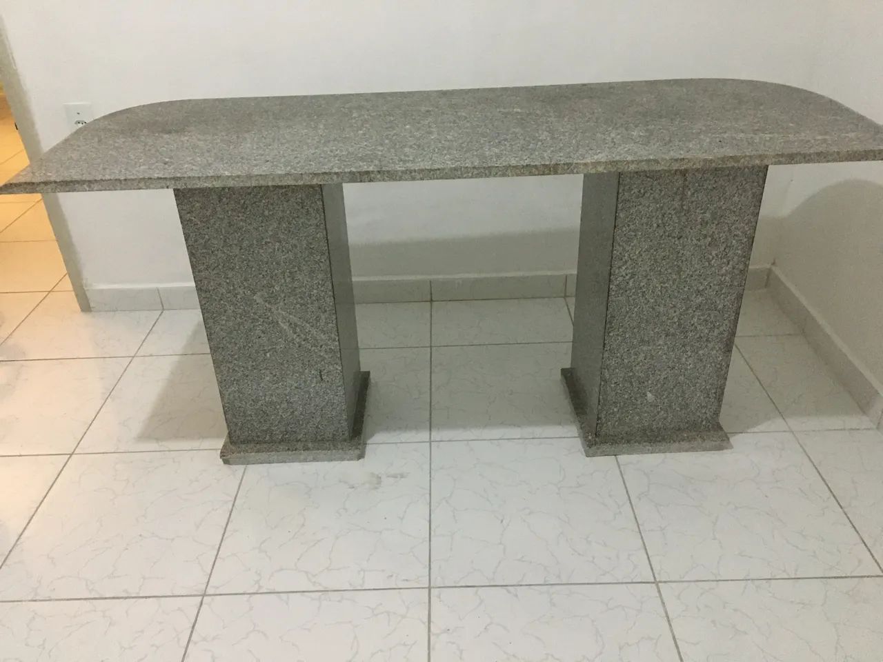 Mesa toda em mármore  - Foto 2