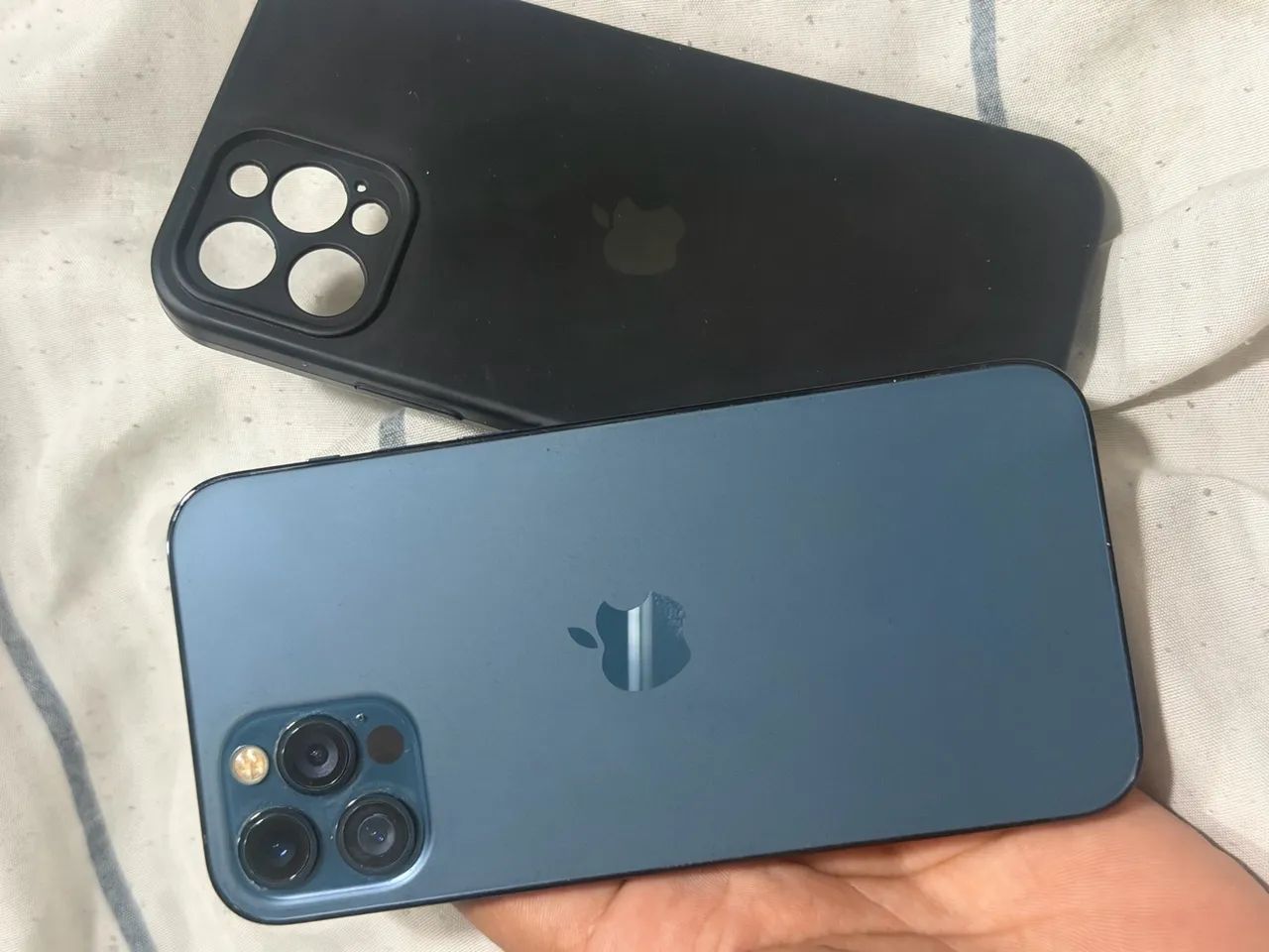 iPhone 12 Pro novinho pra vender e 1,600