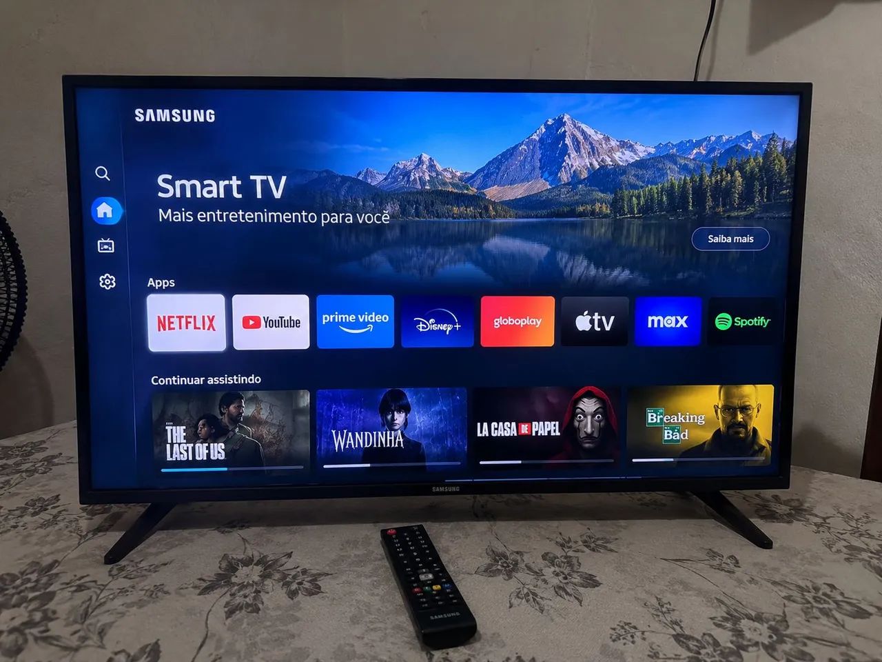 Vendo televisão Samsung 45 polegadas,  3 meses de uso e bem conservada 