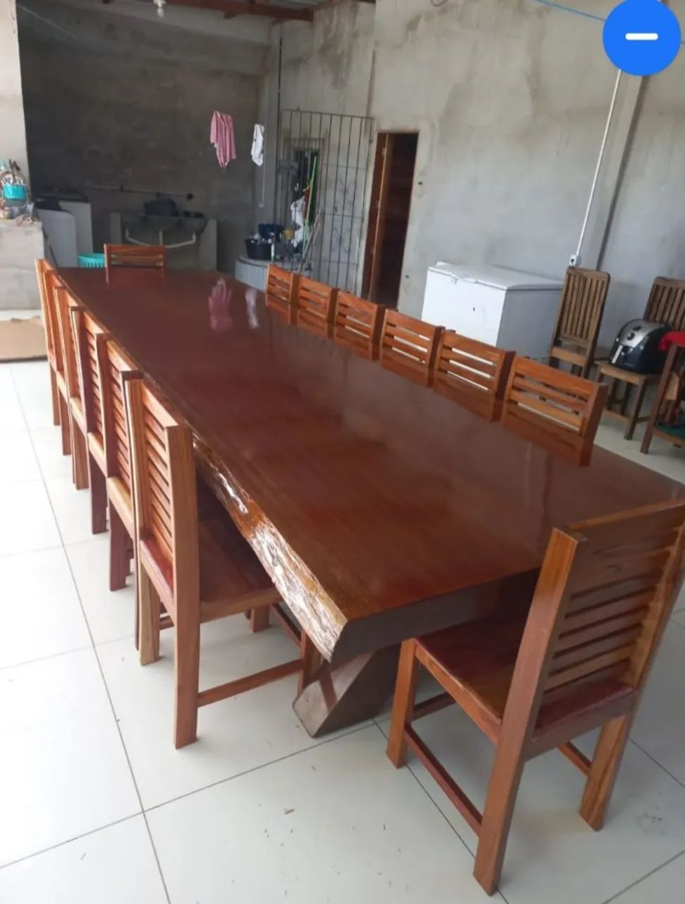 Mesa com 14 cadeiras macacaúba nova