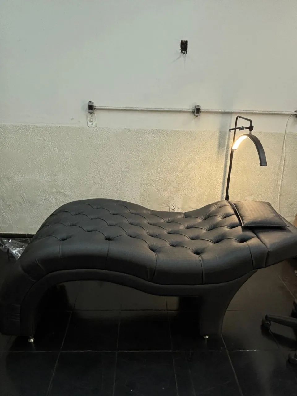 Vende-se maca, mocho e luminária  - Foto 5