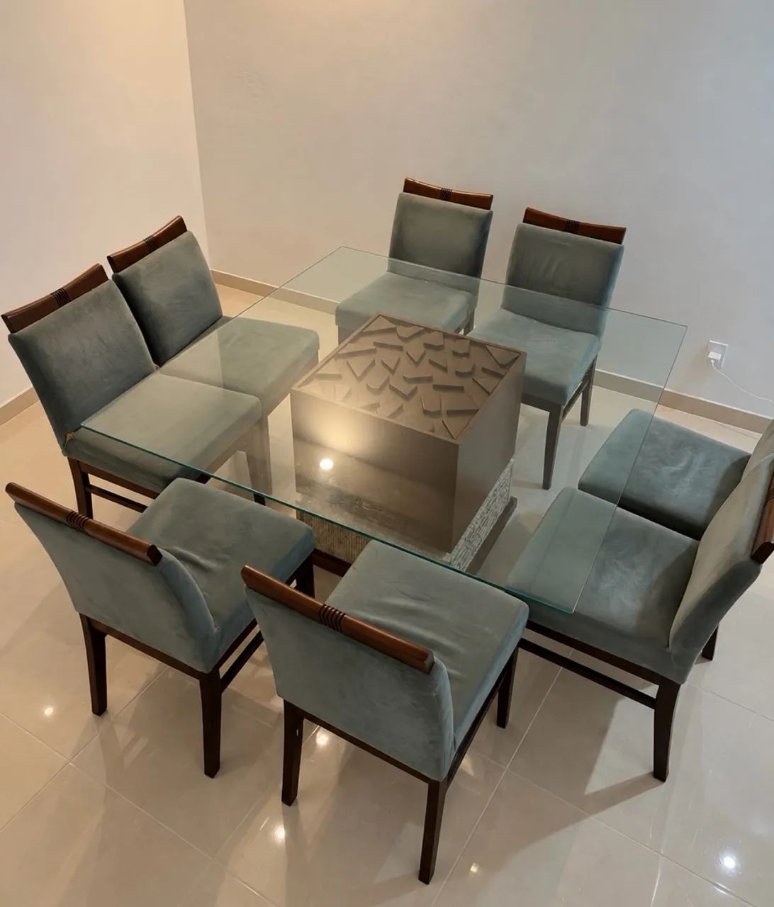 Jogo de Jantar Nobre com Base de Mármore e 8 Cadeiras