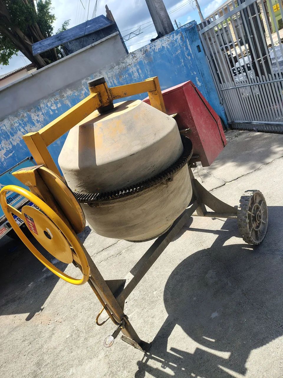 Betoneira Menegotti 250 litros  - Foto 2