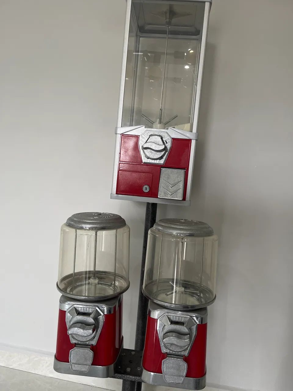 Vendo máquina de bolinhas com três divisorias - Foto 2