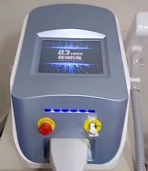 Máquina de Remoção a laser de Tatuagem e Micropigmentação 