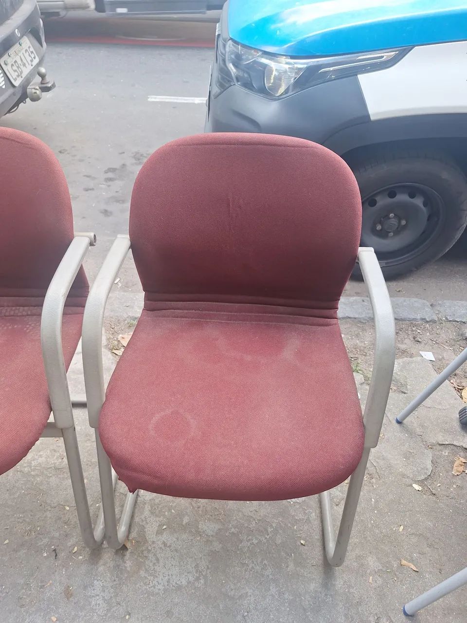 Cadeira Resistente de ferro vermelha  