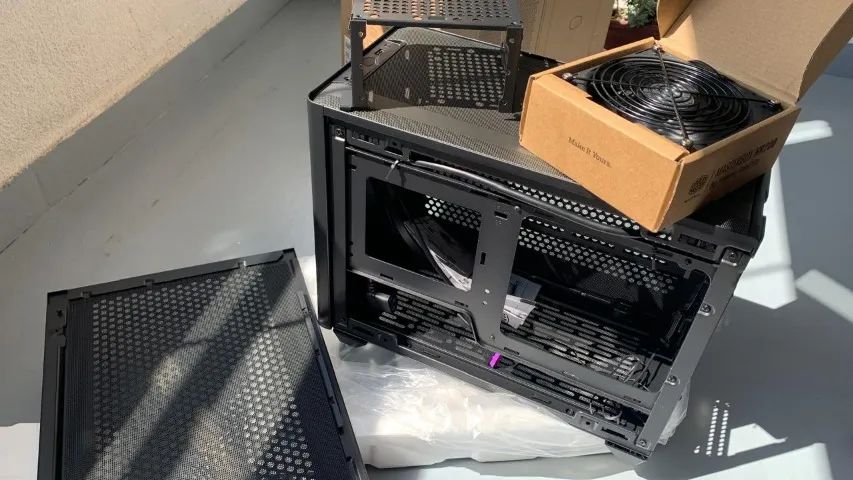 Gabinete CoolerMaster Master Box Mini ITX NR200 SEM FONTE