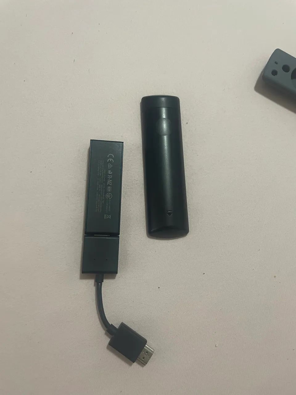 Fire Stick da Amazon com protetor no controle junto - Foto 2