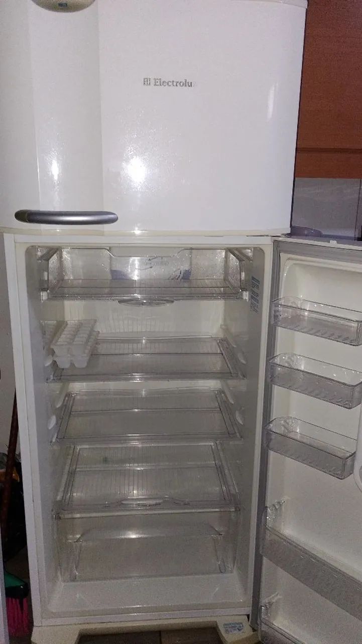  Vendo Geladeira Eletrolux 