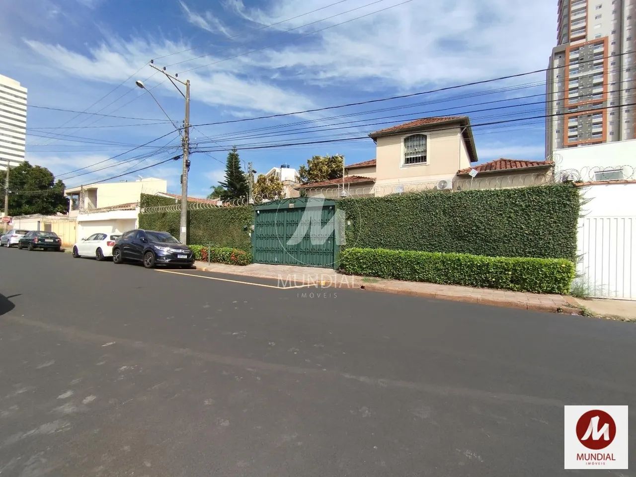 Casa à venda com 4 dormitórios no bairro JD S LUIZ
