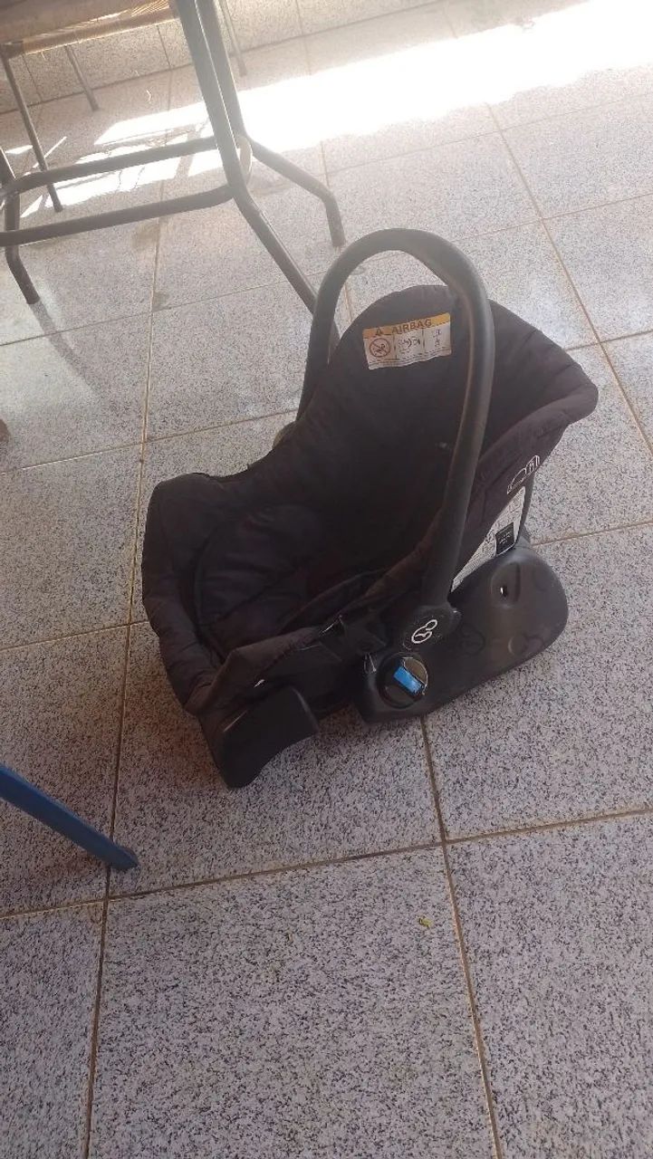 Vendo bebê conforto gazareno falta o cinto que encaixa na sintura mais e baratinho pra  - Foto 2