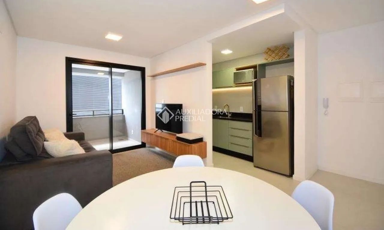 LINDO APARTAMENTO MOBILIADO COM DUAS SUÍTES