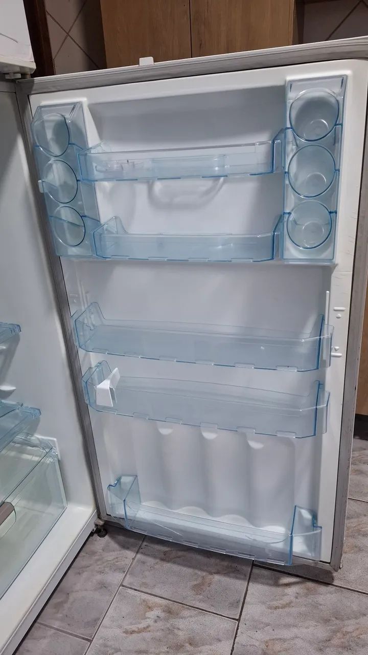 Vendo geladeira pra concerto - Foto 3