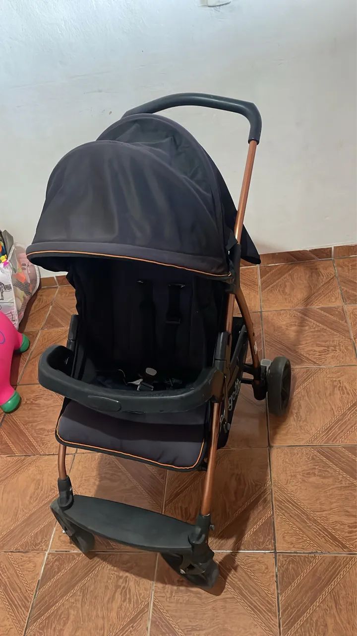Vendo carrinho de bebê Burigotto - Foto 2