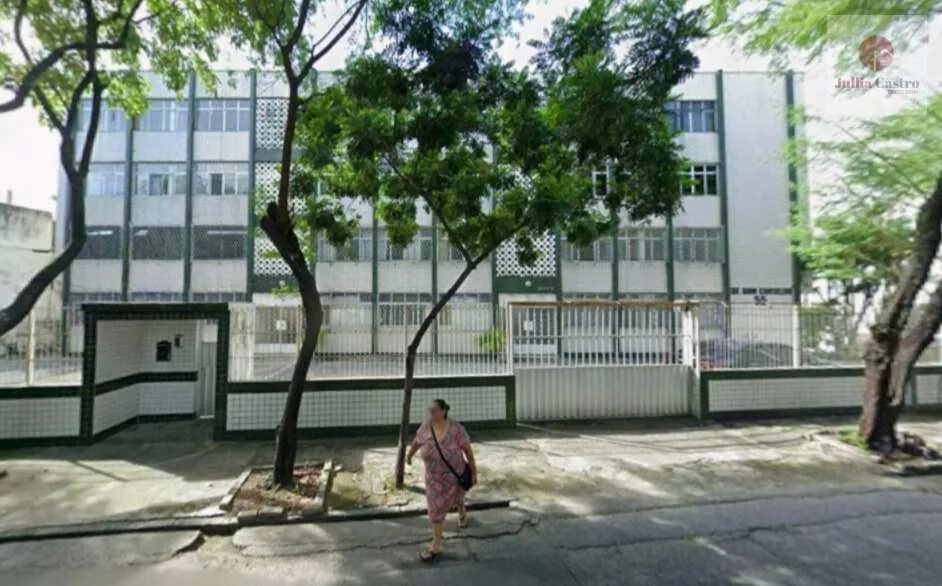VENDO ÓTIMO APARTAMENTO COM 04 QUARTOS NA ENCRUZILHADA - RECIFE - Foto 2