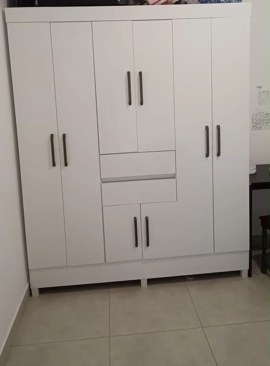 Guarda roupa 8 portas 