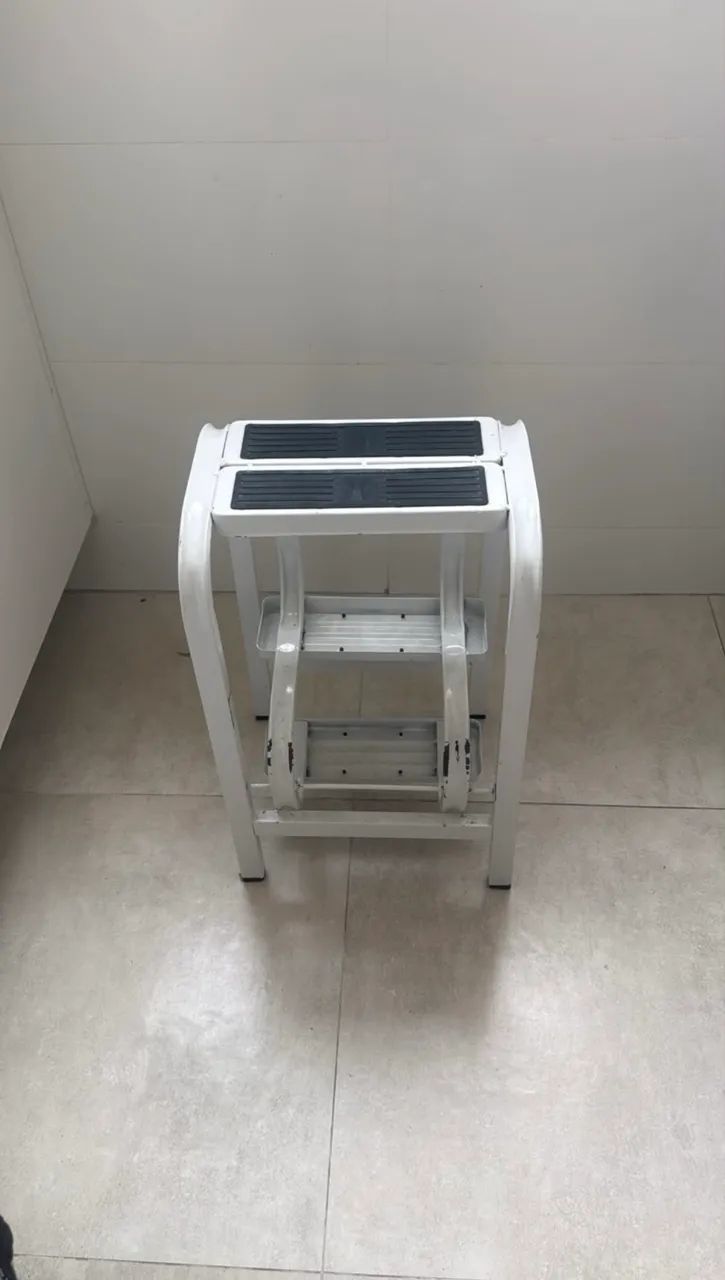 Banqueta escada com 3 degraus