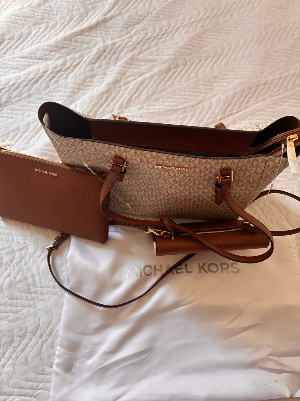 Bolsa Michael Kors 3 em 1 - Foto 3