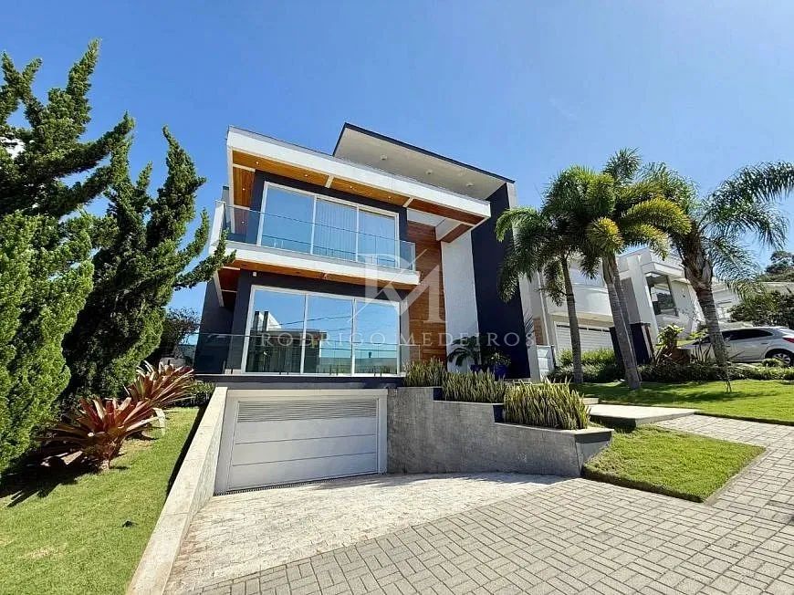 Casa em condomínio com 3 suítes na Pedra Branca, Palhoça