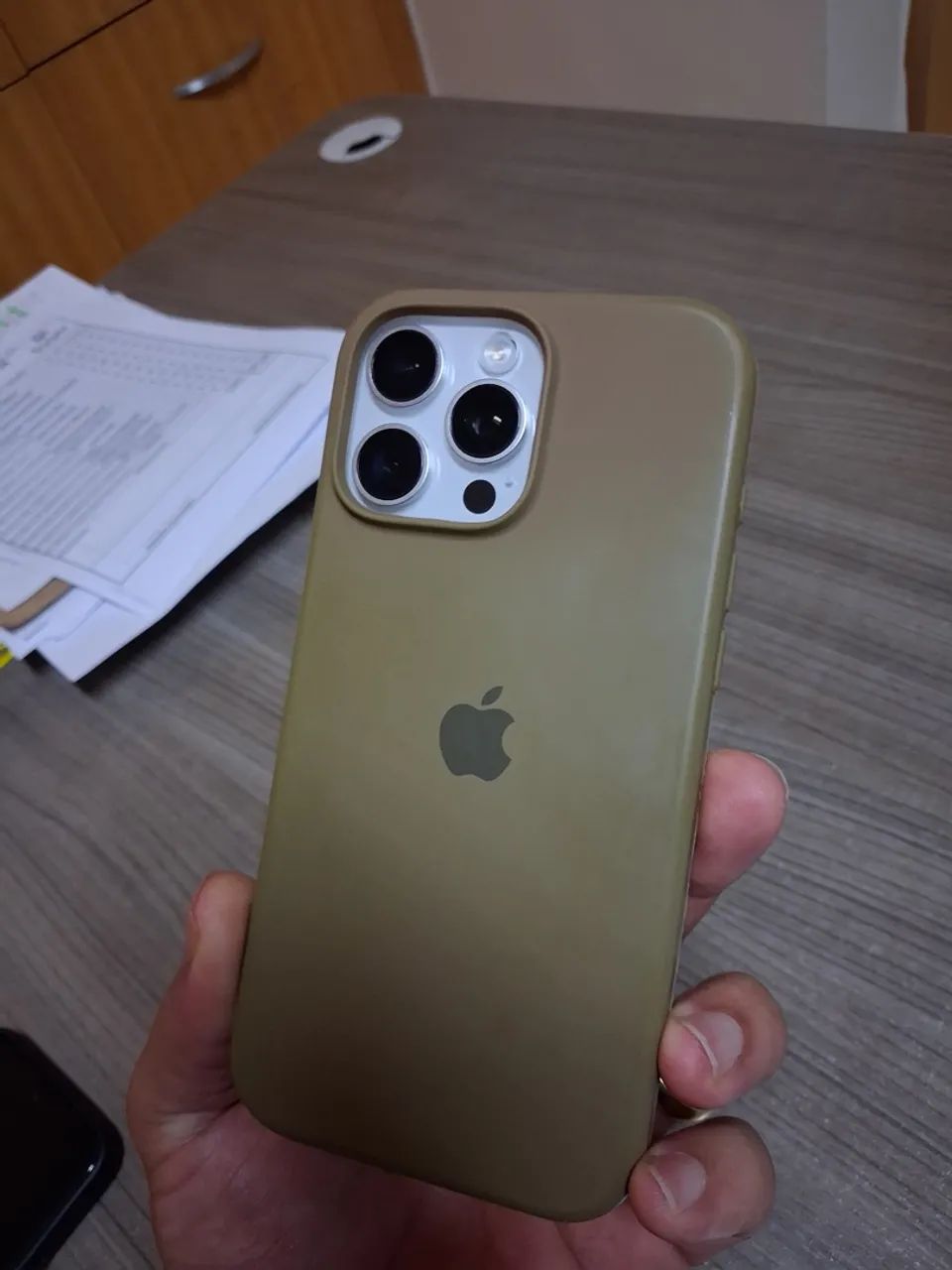 iPhone 16 Pro Max e Xiaomi Redmi Note 15 Pro+ 5G