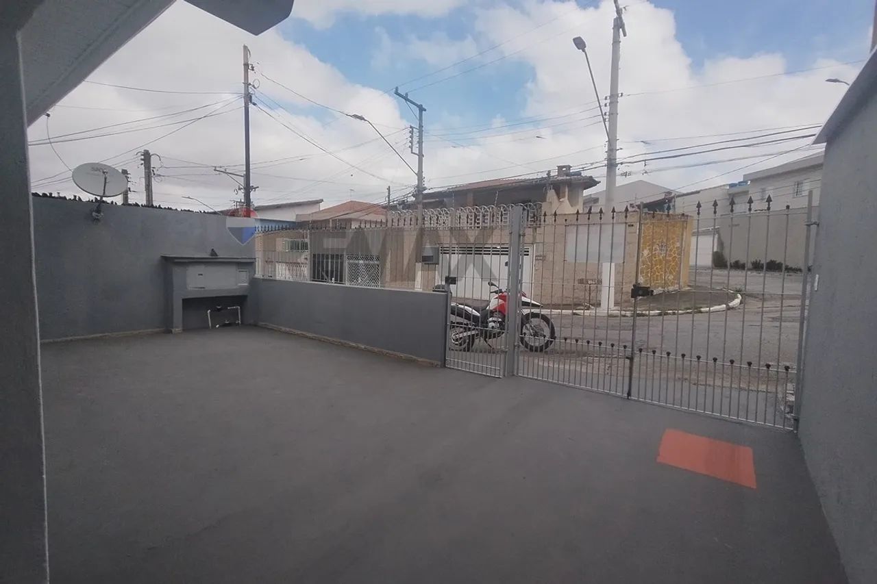 Casa Espaçosa, 80m² com 2 Vagas e Ótimo Preço! - Foto 4