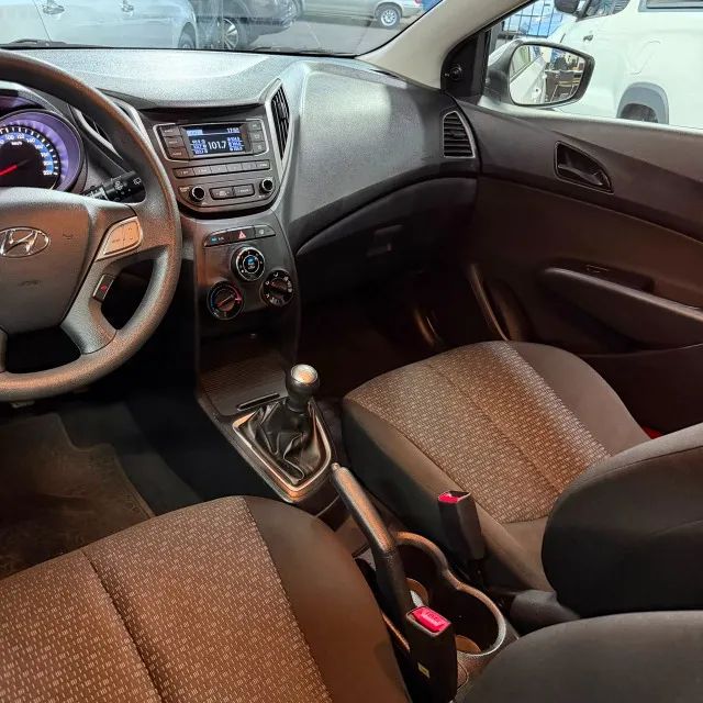 Hyundai HB20 Unique 1.0 Flex 12V Mec. 2019 - Foto 5