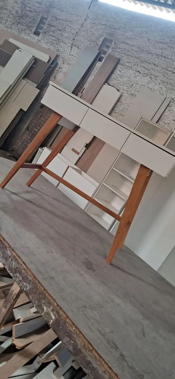 Mesa / penteadeira com 3 gavetas  - Foto 2