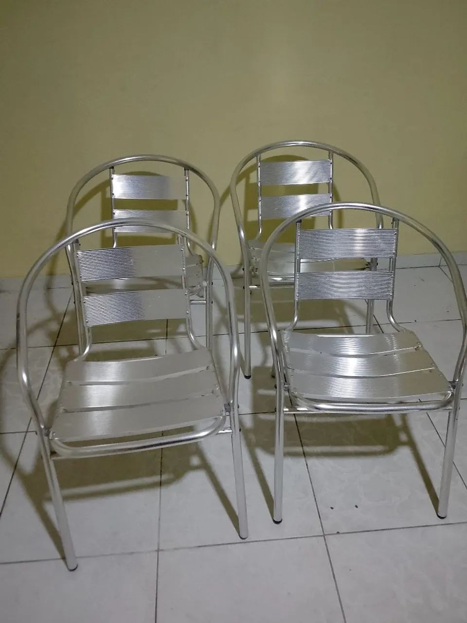 Cadeiras de alumínio 