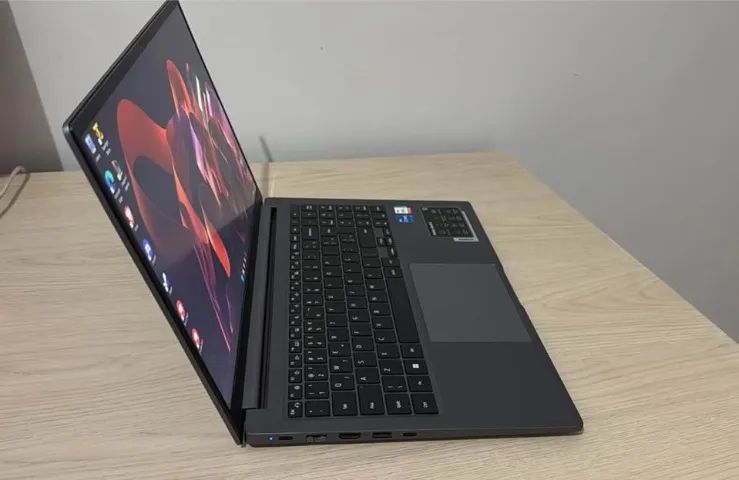 GALAXY BOOK 4 - Foto 2