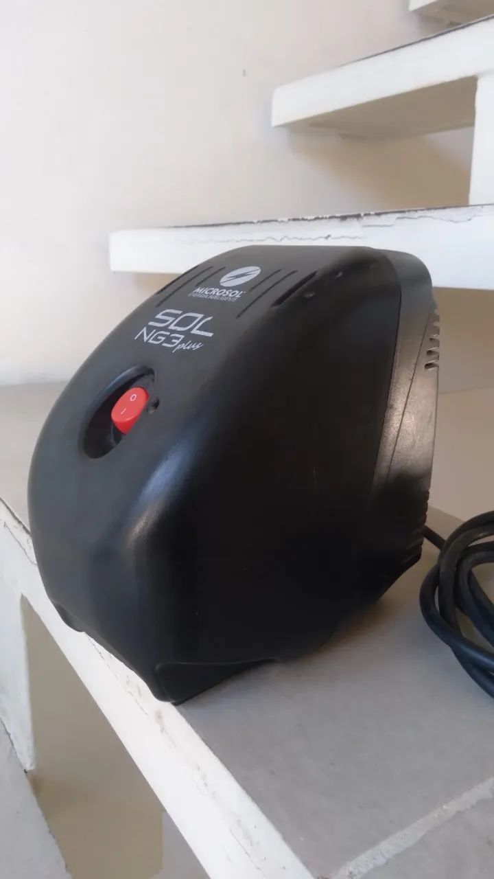 Estabilizador Microsol - 300 W - Usado  - Foto 2
