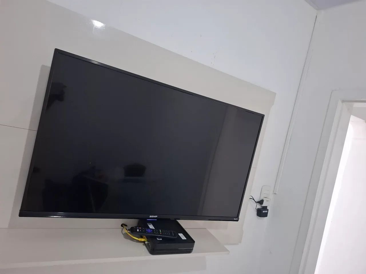 Tv smart 43 Semp Roku - Foto 3